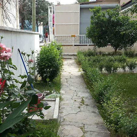 öznur Side